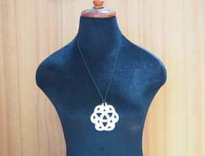 Collier pendentif animal en corne de buffle naturelle, fait main, de luxe, imperméable - Product Image 5