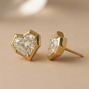 Boucles d'oreilles solitaires romantiques en diamant de laboratoire taille émeraude 0,50 ct chacune, sertissage clos sécurisé, plaqué or 10 carats, cadeau de mariage raffiné - Product Image 2