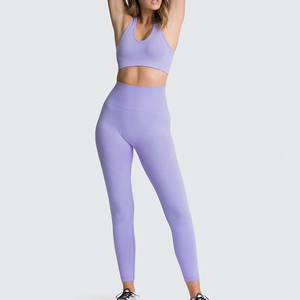 Ensemble de yoga personnalisé pour femme, soutien-gorge et leggings de sport de haute qualité, très extensibles, effet push-up, nouvelle collection 2025 pour la gym et le quotidien, avec logos personnalisés - Product Image 6