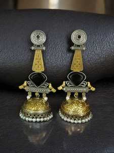 Pendientes chapados en oro ligeros hechos a mano tradicionales listos para usar con trabajo oxidado Pendientes colgantes étnicos hechos a mano - Product Image 2