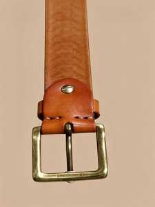 Cinturón de Cuero Hecho a Mano, Marrón con Patrón Repujado, Hebilla de Latón, Artesanía Duradera, Estilo Clásico Informal, por World Craft Impex - Product Image 2