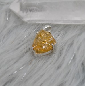 Pendentif en Citrine Naturelle Brute en Argent Sterling 925, Fait Main, Pierre Précieuse Brute Enveloppée, Bijou Pierre de Naissance de Novembre - Product Image 3