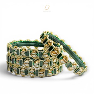 Bracelets en verre kashmiri en forme de cœur en pierre verte, fabriqués à la main en Inde, pour femmes, pour les mariages et les festivals, à prix de gros - Product Image 1