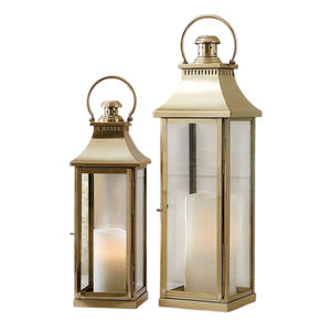 Lanterne géométrique en verre transparent et métal doré au design moderne, porte-bougie suspendu ou à poser en laiton pour centres de table de mariage - Product Image 4