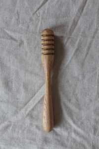 Hand-Turned Wooden Honey Dipper: Walnut or Oak, Natural Finish - Product Image 5