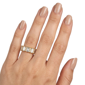 Bague de mariage en diamant cultivé en laboratoire, taille émeraude, couleur F, clarté VS2, 2,00 carats, certifiée IGI, diamant CVD, or 18 carats. - Product Image 3