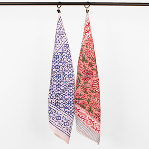 Élégant foulard carré pour femme en coton 100% imprimé au bloc, bandana, couvre-chef, mouchoir de qualité supérieure pour la randonnée, les voyages et les activités de plein air Craftjaipur - Product Image 1