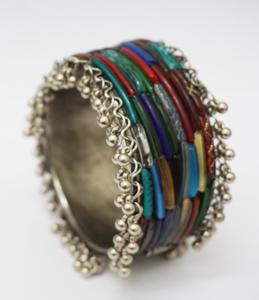 Bracelet manchette artisanal en argent plaqué et métal de haute qualité 2026, bijoux de mode fabriqués en Inde par Tyntra International - Product Image 2