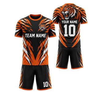 Ensemble de maillots de football personnalisés unisexes à col rond et manches courtes, design à lettres, séchage rapide, 100% polyester, fermeture à cordon - Product Image 1