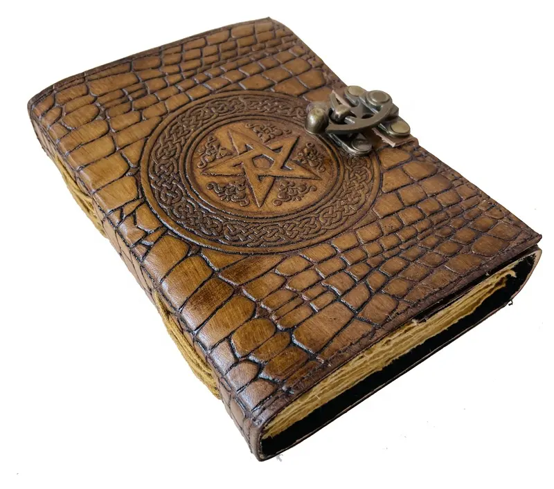 Pentagram Magie Van Spreuk Wiccan Krokodillenprint Deckle Leer Voor Vrouwen Vintage Boek Met Schaduwen Oude Pagina 'S Journal Celtic Blanco