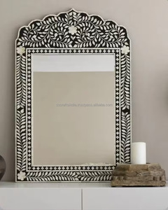 Miroir décoratif en incrustation d'os de fabrication indienne Accent luxueux pour entrée ou salle à manger disponible à un prix abordable - Product Image 1