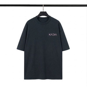 เสื้อยืดทรงบ็อกซี่ผ้าฝ้ายคุณภาพสูง 200 กรัม รุ่นใหม่ปี 2026 พิมพ์ลายโลโก้ตามสั่ง เสื้อยืดลำลองทรงหลวมพรีเมียมสำหรับผู้ชาย สีชมพูไอซ์ - Product Image 4