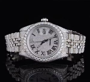 Reloj de pulsera de lujo con diamantes, esfera plateada con números romanos, bisel y brazalete con incrustaciones de piedras preciosas brillantes, elegante joya que marca el tiempo. - Product Image 1