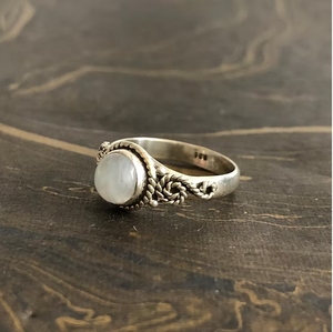 Designer <b>Moonstone</b> 925 Silver <b>Ring</b> for Unisex Fine Jewelry Accessories - Handmade collection for Parties & Occasion Wear - Product Image 2