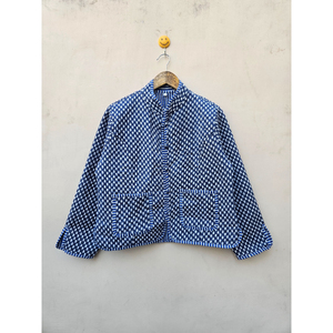 Veste en toile de coton respirante et écologique, réversible, faite à la main, motif imprimé au bloc, aspect tissu texturé matelassé, couleur indigo - Product Image 1