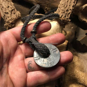 Viking fait à la main forgé bouclier celtique collier pendentif nouveaux Designs cordon de coton motif géométrique romantique pour les fêtes chrétiennes - Product Image 3