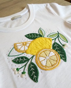 เสื้อกล้ามผ้าฝ้ายสีเขียวปักลายนกทูแคนประดับลูกปัด งานแฮนด์เมดลายสัตว์ - Product Image 5