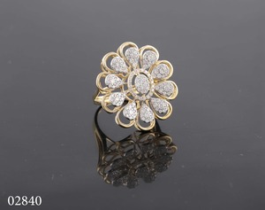 Anillo de Diamantes Elegante de Excelente Calidad, Corte Pera, Diseño Floral, Anillo de Moda Romántico para Boda, Disponible a Precio de Exportación - Product Image 3