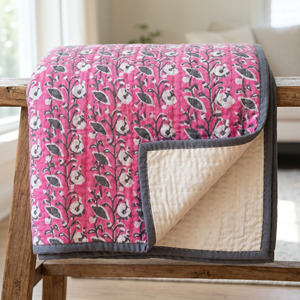 Colcha Floral Rosa Hecha a Mano, Cubrecama Reversible de Algodón, Decoración del Hogar con Puntada Kantha Tradicional - Product Image 4