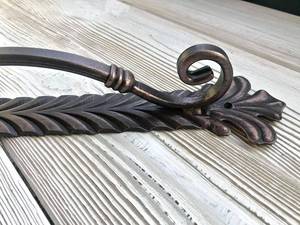Poignée de tiroir élégante en fer avec forme florale sculpturale, finition noire mate lisse, quincaillerie décorative pour armoires et portes - Product Image 5