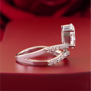 Anillo de Compromiso de Oro de 14K con Diamante Cultivado en Laboratorio de 1.51 CT, Corte Ovalado, VVS2-VVS1, con Banda Pavé - Product Image 2