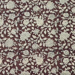 Tela de Algodón Estampada a Mano con Diseño Floral en Color Marrón y Blanco |   Material para Enredadera Mughal - Product Image 3