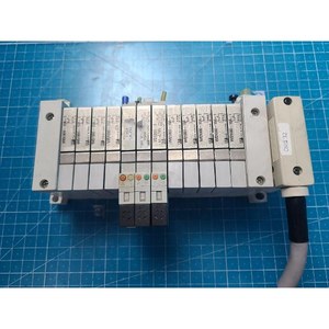 Ensemble de distributeur de soupapes solénoïdes SMC VVQ1000-10A-1, plaque d'obturateur de distributeur, utilisée telle qu'elle est, pièces d'équipement semi-conducteur Legacy - Product Image 2