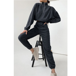 Nouvel ensemble de vêtements pour femmes automne-hiver, sweat à capuche décontracté à col évasé en couleur unie, fabriqué sur mesure par Twin City Pakistan - Product Image 3