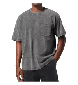 Camiseta de Algodón Gris para Hombre con Bolsillo, Corte Regular, Manga Corta, Cuello Redondo, Estilo Casual, Lavado, Color Sólido - Product Image 1