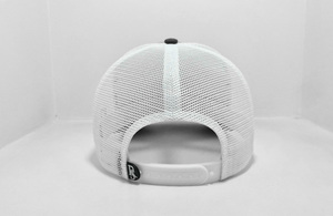 Casquette de camionneur pour adulte, fabriquée au Vietnam, avec logo brodé 3D modifié, structure 5 panneaux, dos en maille, style streetwear de haute qualité pour jeunes. - Product Image 5
