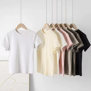 T-shirts vierges en polyester pour hommes et femmes, personnalisables, pour le sport, la gym, coupe ajustée, unisexe, à séchage rapide, vente en gros - Product Image 2