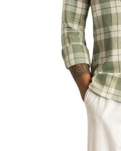 Chemise en coton à carreaux vert sauge et blanc pour homme, manches longues, boutonnée, décontractée, coupe ajustée, fabrication OEM, qualité supérieure - Product Image 5