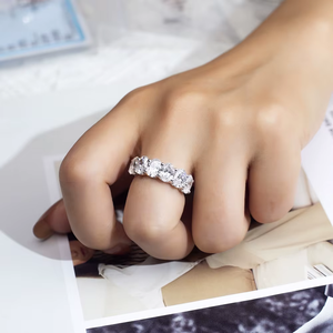 แหวนหมั้นเพชรทรงกลมสำหรับผู้หญิง สไตล์คลาสสิก ทองคำขาว - Product Image 2