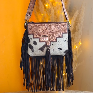 Bolso bandolera de cuero genuino 100% hecho a mano con flecos de piel de vaca, tallado, estilo bohemio, color turquesa, nuevo, de diseñador, para mujer. - Product Image 1