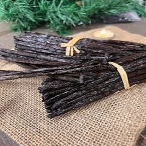 Gousse de vanille de haute qualité de Madagascar, douce, humide et aromatique, parfaite pour les gâteaux, les biscuits, la pâtisserie et la pâtisserie maison. - Product Image 4