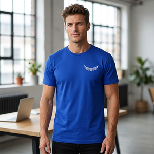 Camiseta de Manga Corta para Hombre en Azul Rey con Logotipo de Alas Estampado en la Parte Delantera, Cuello Redondo, Corte Regular, Camiseta de Jersey de Algodón - Product Image 6