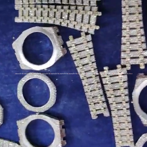 Reloj de Diamantes Personalizado de Alta Calidad para Hombre, Totalmente Engastado, Automático, con Números Romanos y Fecha, Corona y Esfera de Lujo - Product Image 4
