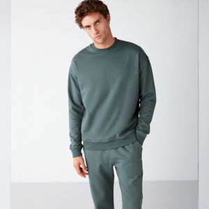 Conjunto de Sudadera y Pantalón Deportivo Minimalista para Hombre, Color Verde Azulado, 100% Algodón, Estilo Urbano, Silueta Regular con Hombros Caídos, Marca Crescent Wear - Product Image 2