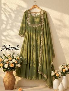 Conjunto de Capa y Dupatta Festivo de Lujo, Conjunto de Falda y Capa con Encanto Regal, Conjunto de Capa y Lehenga con Brillo Majestuoso, Capa para Fiesta con Elegancia Etérea - Product Image 3