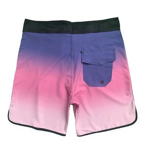 Shorts de bain pour hommes en toile imprimée par sublimation de haute qualité, taille élastique, longueur genou, imperméables, respirants et écologiques - Product Image 2
