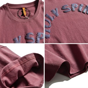 เสื้อกล้ามคอกลมแขนสั้นสไตล์โกธิคสำหรับผู้ชาย พิมพ์ลายตัวอักษรดิจิทัล ผ้าคอตตอนเจอร์ซีย์เนื้อนุ่ม ระบายอากาศได้ดี ดีไซน์โลโก้ด้านหน้า น้ำหนัก 220 กรัม - Product Image 3