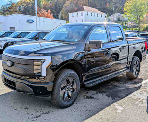 MEJORES VENTAS 2025 150 Lightning Flash AWD Camioneta de Cabina Doble - Product Image 2