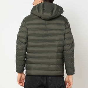 Doudoune matelassée à col montant pour homme, motif camouflage et lettres, couleur unie personnalisée, idéale pour l'hiver - Product Image 3