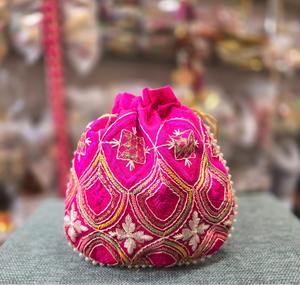 Sac à main traditionnel indien fait à la main en satin pochette de faveur de mariage unisexe pour les demoiselles d'honneur invités pochette à usage quotidien à la mode - Product Image 6