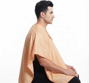 Capa de Barbero Impermeable 100% Poliéster para Hombre, Capa de Corte de Pelo con Cuello Redondo Personalizada - Product Image 4