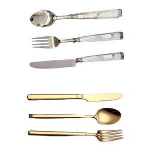 Ensemble de couverts élégants en métal avec manches en résine, finition miroir, couverts durables pour les mariages, la restauration et la table - Product Image 5