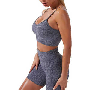 Ensemble de yoga pour femmes, haut court sans couture à taille haute et short, 2 pièces, vêtements de sport, col rond, dos nageur, gris uni - Product Image 5