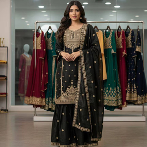 Ensemble élégant de kurta et sharara en soie brodée pour les occasions festives et les mariages - Product Image 1