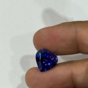 Tanzanita Azul Real Natural de Tanzania, 7.52 Ct, Corte Corazón, Claridad Loupe, AAAA, Calidad de Joyería Fina, Gema Suelta Tratada Térmicamente, En Venta - Product Image 1