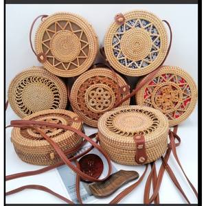 Sac à main en rotin classique de vente chaude léger et spacieux idéal pour les journées de plage et de pique-nique d'été Mme Cherish - Product Image 5